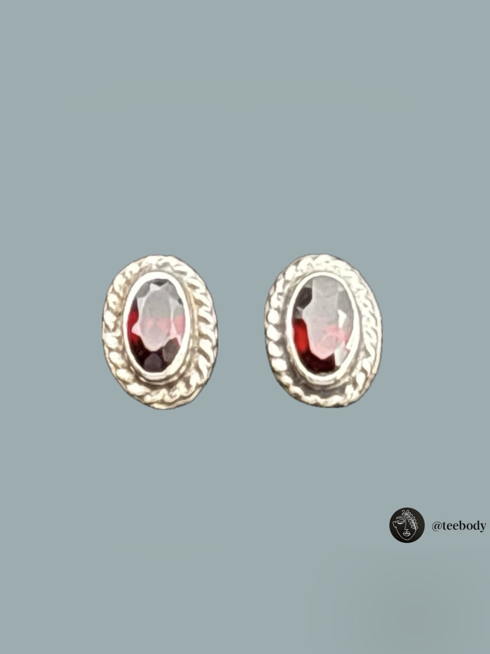 VTG NWT 925 Sterling Silver Oval Garnet Rope Border Stud Post Earrings